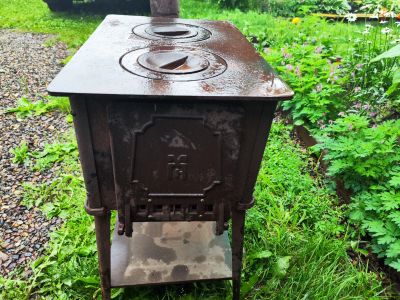 Лот: 19235400. Фото: 1. Печь садовая чугунная. Отопительные котлы, печи