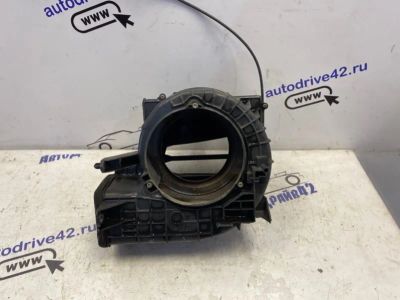 Лот: 21715427. Фото: 1. корпус мотора отопителя toyota... Двигатель и элементы двигателя