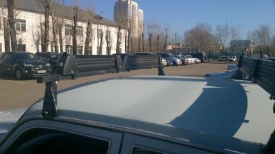 Лот: 7304117. Фото: 1. Багажник с креплениями под лыжи... Багажники, боксы, фаркопы