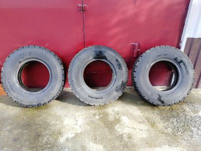 Лот: 16099252. Фото: 1. Bridgestone w985 7,50 R16. Шины