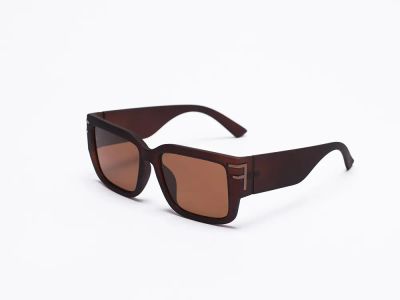 Лот: 19469688. Фото: 1. Очки Fendi. Очки солнцезащитные