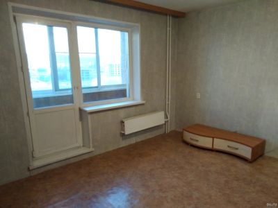 Лот: 13789830. Фото: 1. Сдам 1-комнатную, ул. Взлетная... Квартиры, студии