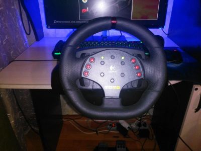 Лот: 9671906. Фото: 1. Игровой руль logitech momo racing... Рули, джойстики