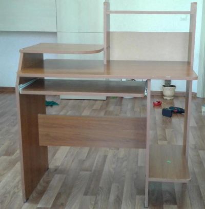 Лот: 8263970. Фото: 1. Компьютерный стол. Компьютерные и письменные столы