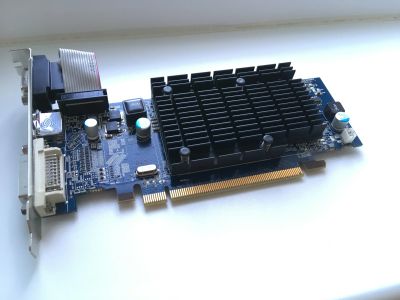 Лот: 11648189. Фото: 1. видеокарта Radeon HD 4550. Видеокарты