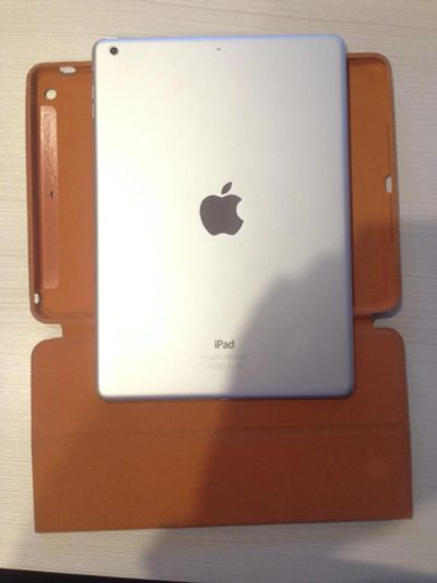 Лот: 6132079. Фото: 1. Apple iPad Air 128GB Wi-Fi Only. Планшеты