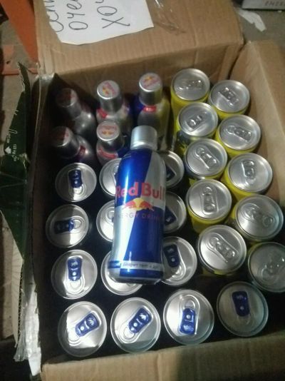 Лот: 12256495. Фото: 1. Red Bull окрыляет. Напитки