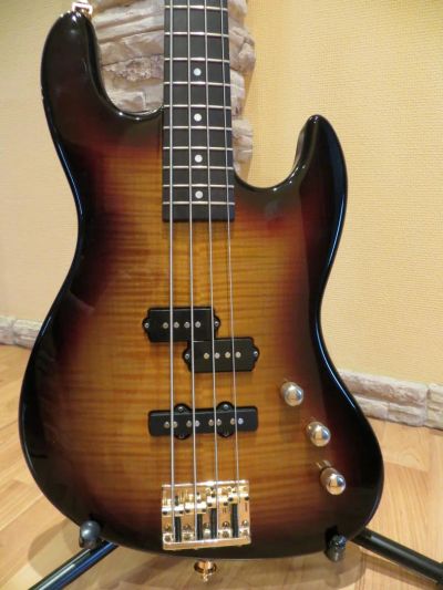 Лот: 8151131. Фото: 1. Warmoth Bass(PJ), USA, Sunburst. Гитары