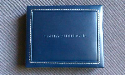 Лот: 5704896. Фото: 1. Портмоне Tommy Hilfiger. Бумажники, кошельки, портмоне