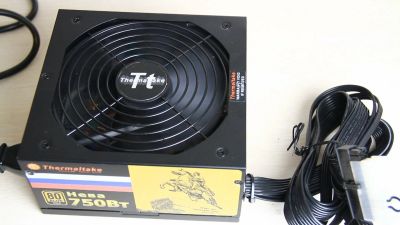 Лот: 12075333. Фото: 1. Блок питания Thermaltake Нева... Корпуса, блоки питания