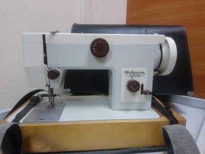 Лот: 14942486. Фото: 1. швейная машинка чайка 134. Швейная, вязальная