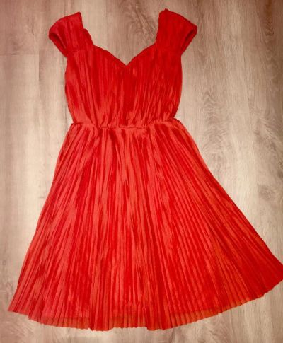 Лот: 7575926. Фото: 1. Платье H&M 2. Платья