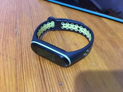 Лот: 15305685. Фото: 1. Xiaomi mi band 4. Смарт-часы, фитнес-браслеты, аксессуары