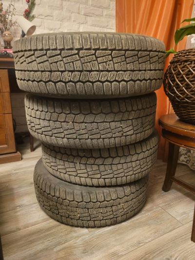 Лот: 25820945. Фото: 1. Зимняя резина R16 205/55. Шины