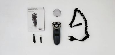 Лот: 25898509. Фото: 1. Электрическая бритва Phillips... Укладка и стрижка волос, бритьё, эпиляция
