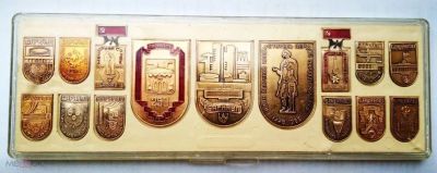 Лот: 16481294. Фото: 1. Набор знаков,значков 250 Барнаулу... Другое (значки, медали, жетоны)