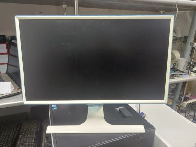 Лот: 25336182. Фото: 1. Монитор 24" Samsung LS24E391HL. ЖК-мониторы