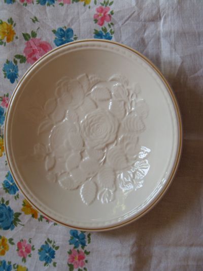 Лот: 22174726. Фото: 1. Редкая тарелка ЗИК обьемное изображение... Фарфор, керамика