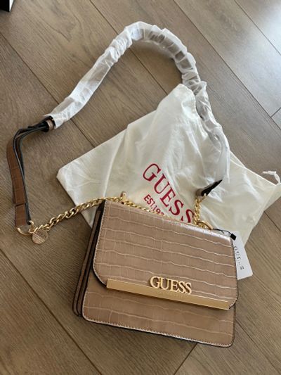 Лот: 22224197. Фото: 1. Сумка guess кремовая. Сумки