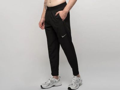 Лот: 24973818. Фото: 1. Брюки спортивные Nike. Брюки, джинсы, шорты
