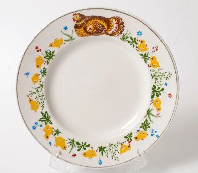 Лот: 9013648. Фото: 1. Винтаж: Тарелка "Курица и цыплята... Фарфор, керамика