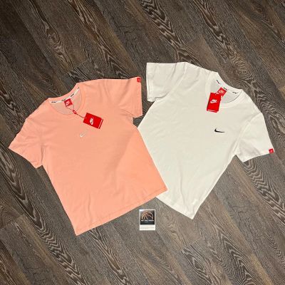 Лот: 20850522. Фото: 1. Футболка женская Nike Sportswear... Футболки