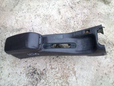 Лот: 11969735. Фото: 1. Подлокотник Sprinter Corolla EE... Салон