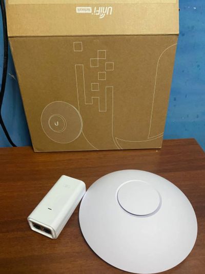 Лот: 24394055. Фото: 1. Точка доступа Ubiquiti UniFi AP... Маршрутизаторы (роутеры)