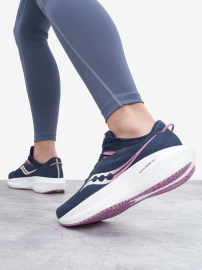 Лот: 24286058. Фото: 1. Кроссовки женские Saucony Triumph... Кеды, кроссовки, слипоны