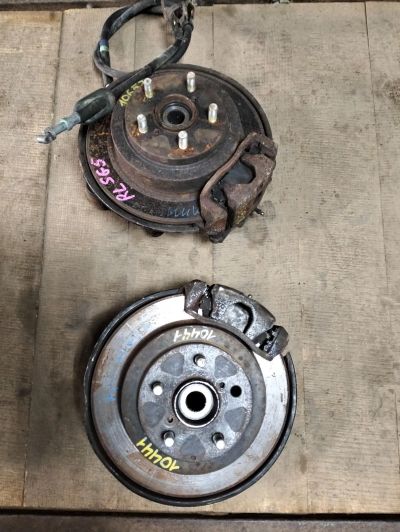 Лот: 25703445. Фото: 1. Ступицы задние Subaru Forester... Кузов