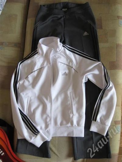 Лот: 376924. Фото: 1. Спортивный костюм Adidas (почти... Другое (женская одежда)
