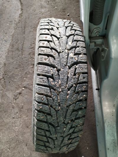 Лот: 14947393. Фото: 1. Hankook шипованый 185 70 r14 3шт. Шины