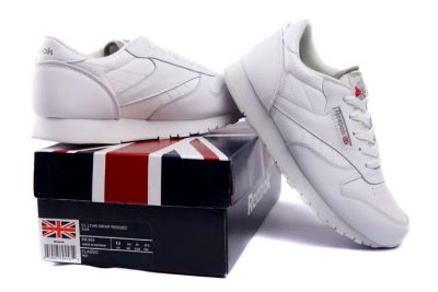 Лот: 4337493. Фото: 1. Reebok CL Clthr Wrap Ridged Men... Кеды, кроссовки, слипоны