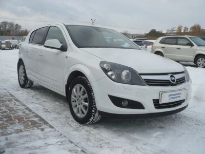 Лот: 8305286. Фото: 1. Opel Astra 2013. Автомобили