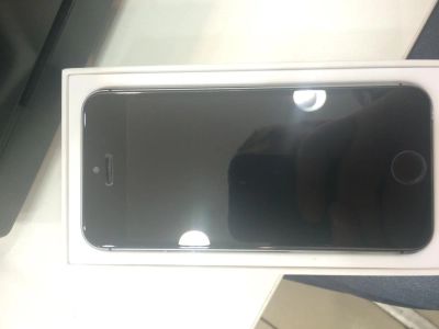 Лот: 4971919. Фото: 1. iphone 5s 16gb black. Смартфоны