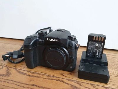 Лот: 16663402. Фото: 1. panasonic gh4 (тушка). Аккумуляторы, зарядные