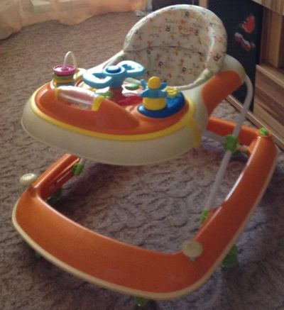 Лот: 6375790. Фото: 1. Продам бегунки Babycare, состояние... Ходунки, прыгунки, качели