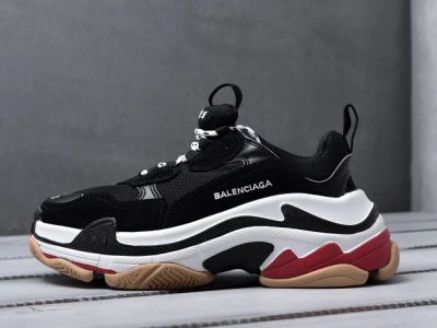 Лот: 12629220. Фото: 1. Кроссовки Balenciaga Triple S... Кеды, кроссовки, слипоны