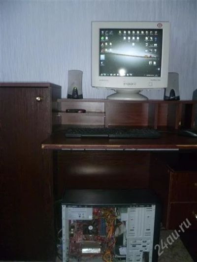 Лот: 2012175. Фото: 1. компьютерный стол. Столы, стулья, обеденные группы