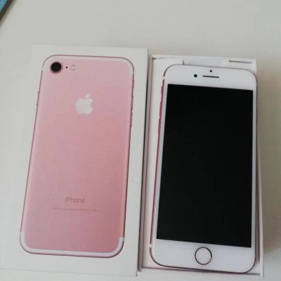 Лот: 14542264. Фото: 1. iPhone 7 32gb rose gold. Смартфоны