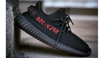 Лот: 11337577. Фото: 1. Adidas yeezy boost 350 v2. Кеды, кроссовки, слипоны