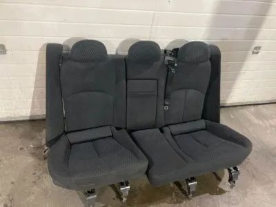 Лот: 24843519. Фото: 1. Сиденье заднее Mercedes W211. Другое (автозапчасти)