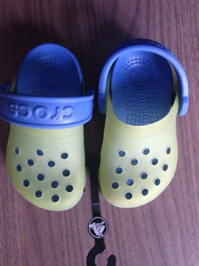 Лот: 6348571. Фото: 1. Crocs детские тапки. Другое (обувь)