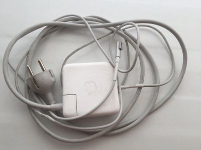 Лот: 14944958. Фото: 1. блок питания для apple macbook. Зарядные устройства, блоки питания для бытовой техники