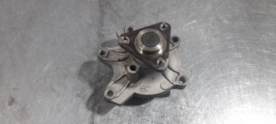 Лот: 18275533. Фото: 1. Помпа Toyota Probox NCP51 1NZ-FE... Двигатель и элементы двигателя