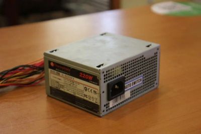 Лот: 18748488. Фото: 1. Thermaltake SL-8220SFX. (220W... Корпуса, блоки питания