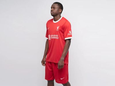 Лот: 24975404. Фото: 1. Футбольная форма Nike FC Liverpool. Форма