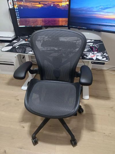 Лот: 23275086. Фото: 1. Кресло Herman Miller Aeron remastered... Стулья и кресла офисные