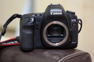 Лот: 2561550. Фото: 1. Canon 5d mark II. Цифровые зеркальные