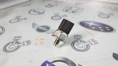 Лот: 23585920. Фото: 1. Датчик давления топлива BMW X5... Электрооборудование